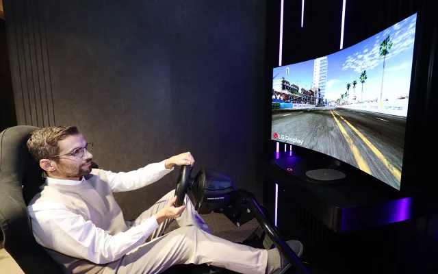 LG bendable monitor