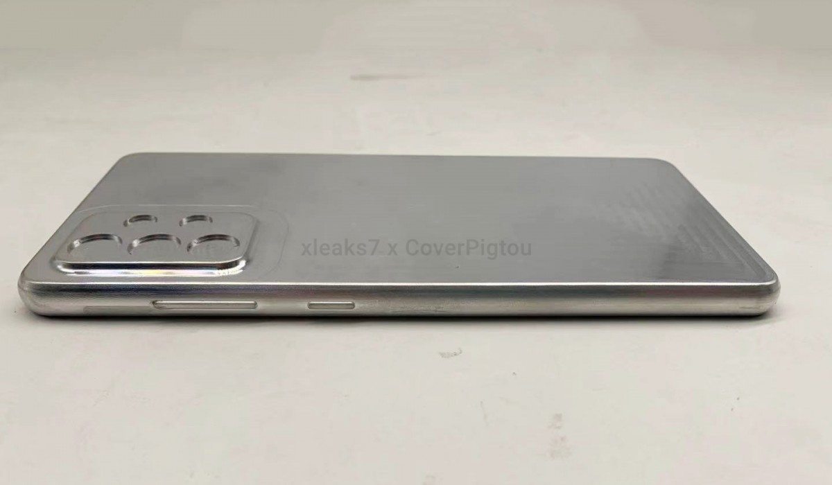 Samsung Galaxy A72 casing mould leaks 1