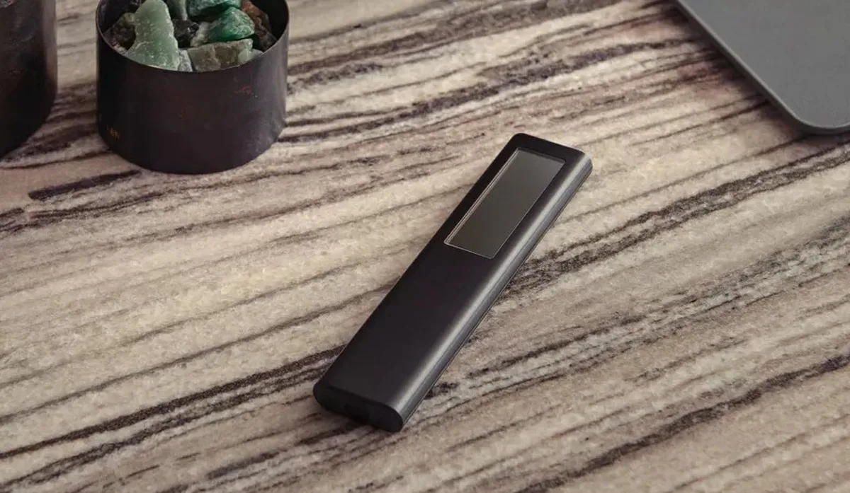 Samsung Solar-powered remote controller control 2021 TVs