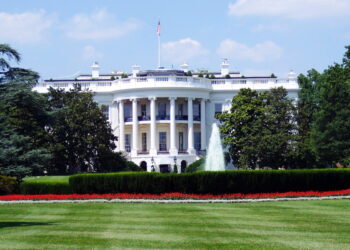 white-house-stock-image-pexels-01