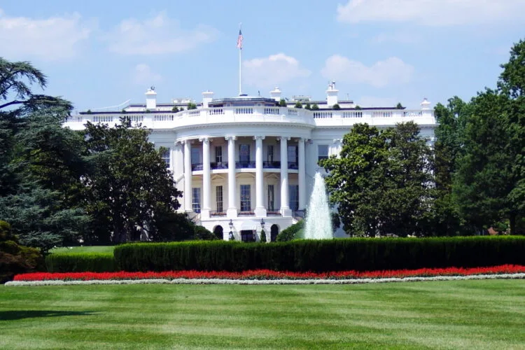 white-house-stock-image-pexels-01