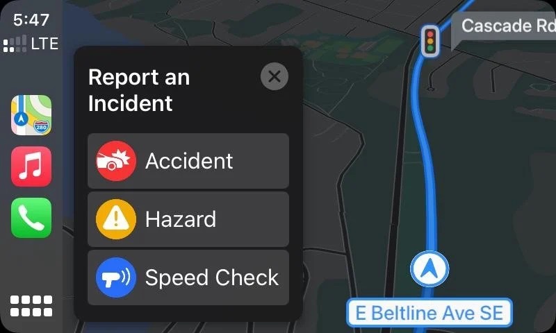 Apple Maps accident reporting CarPlay