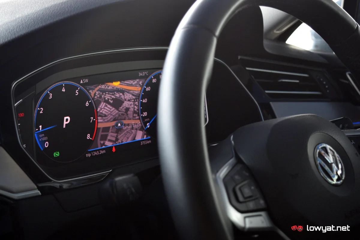Volkswagen Passat Elegence Onboard Tech