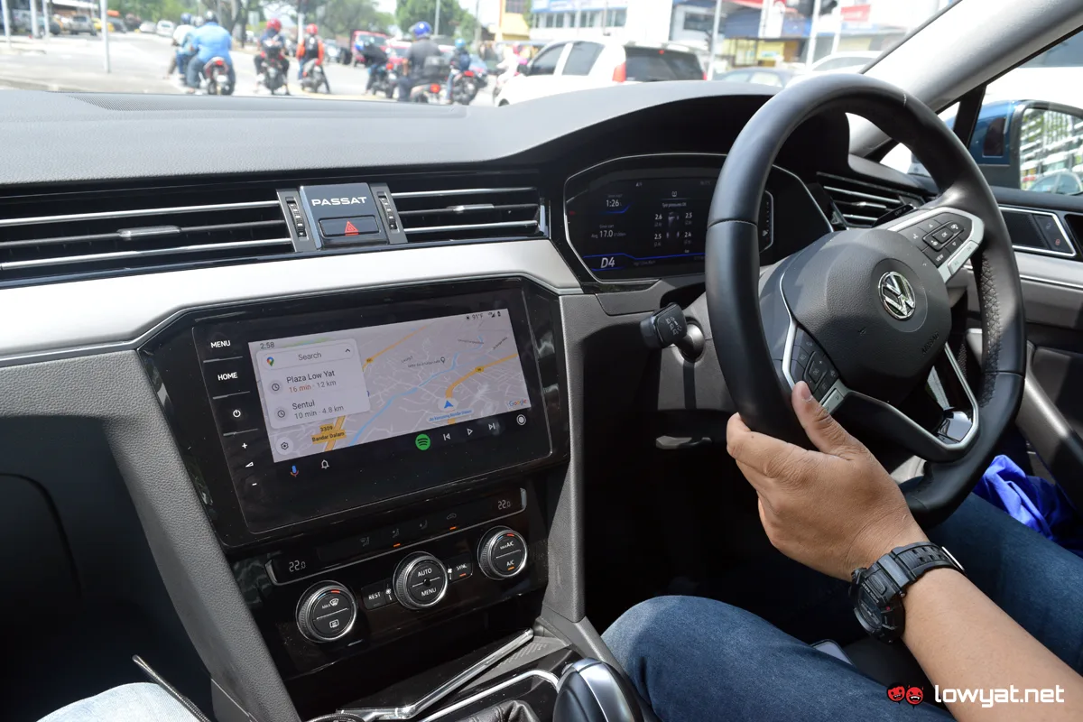 Volkswagen Passat Elegence Onboard Tech