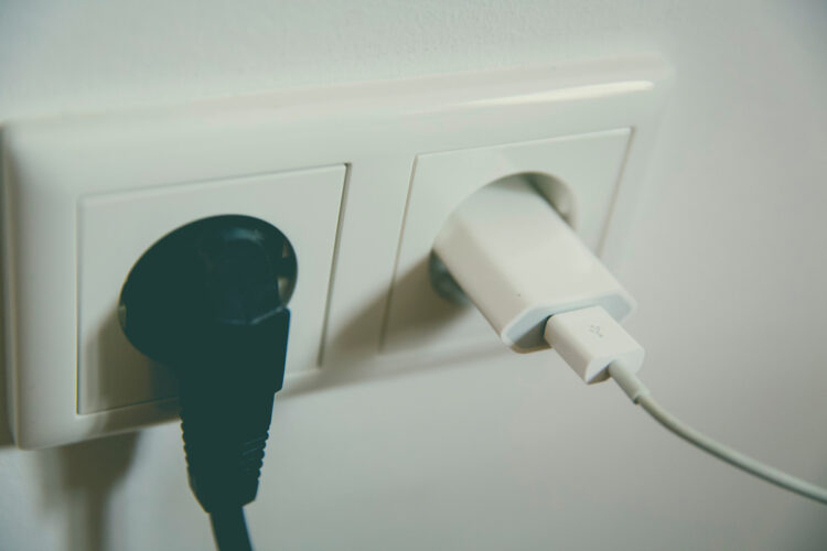 Wall Chargers Accessories Removed From Smartphone Boxes