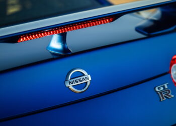 nissan-gtr-2021-stock-01 honda