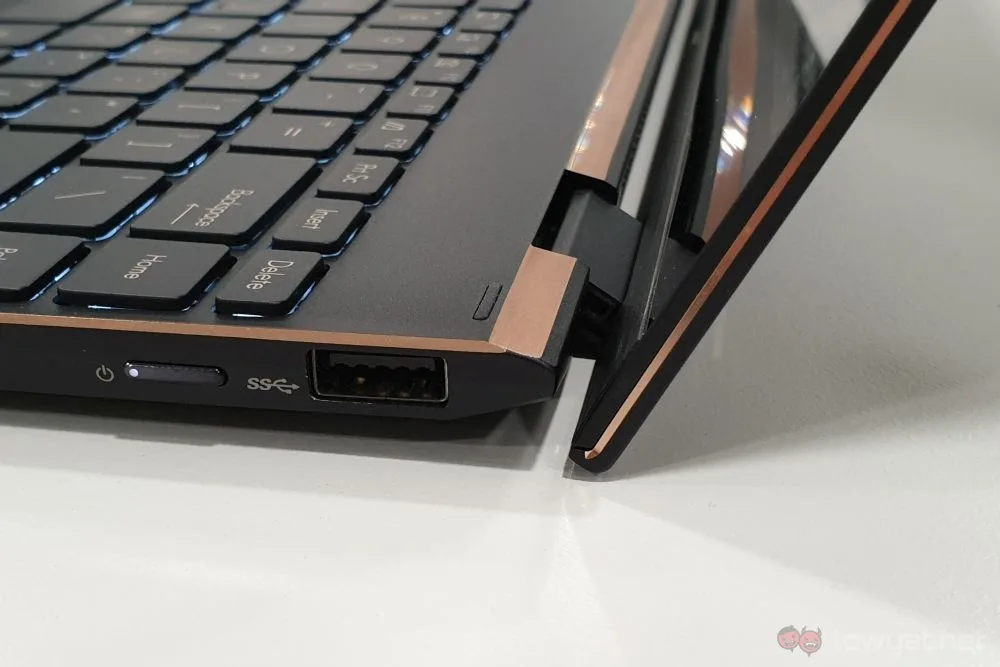 ASUS ZenBook Flip OLED ErgoLift