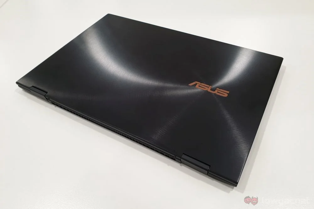 ASUS ZenBook Flip OLED led