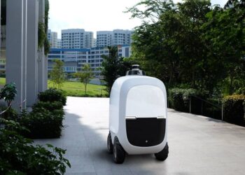 OTSAW Camello autonomous delivery robot