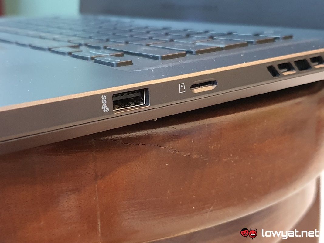 ASUS ROG Zephyrus G15 ports right