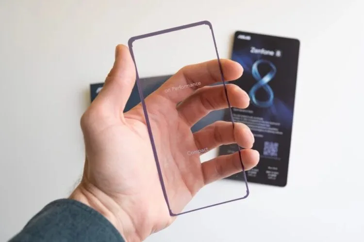 ASUS ZenFone 8 Compact card