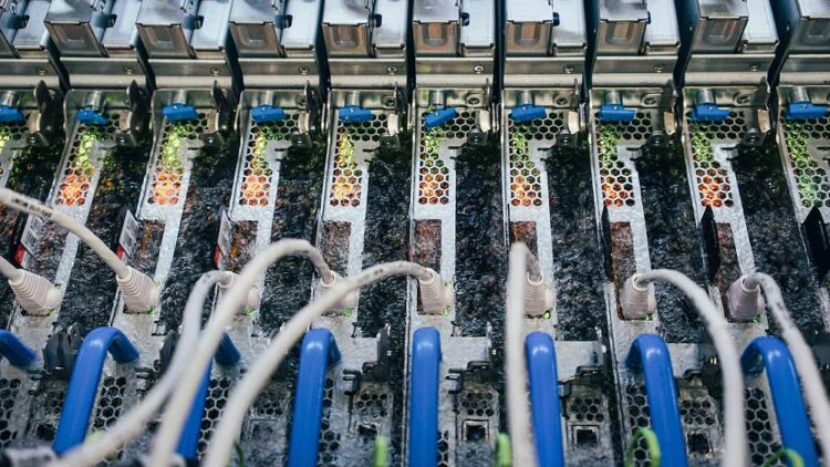 Microsoft liquid cooling servers