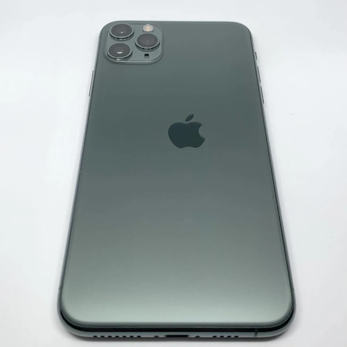iPhone 11 Pro misprinted apple logo