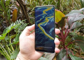 realme 8 Pro front