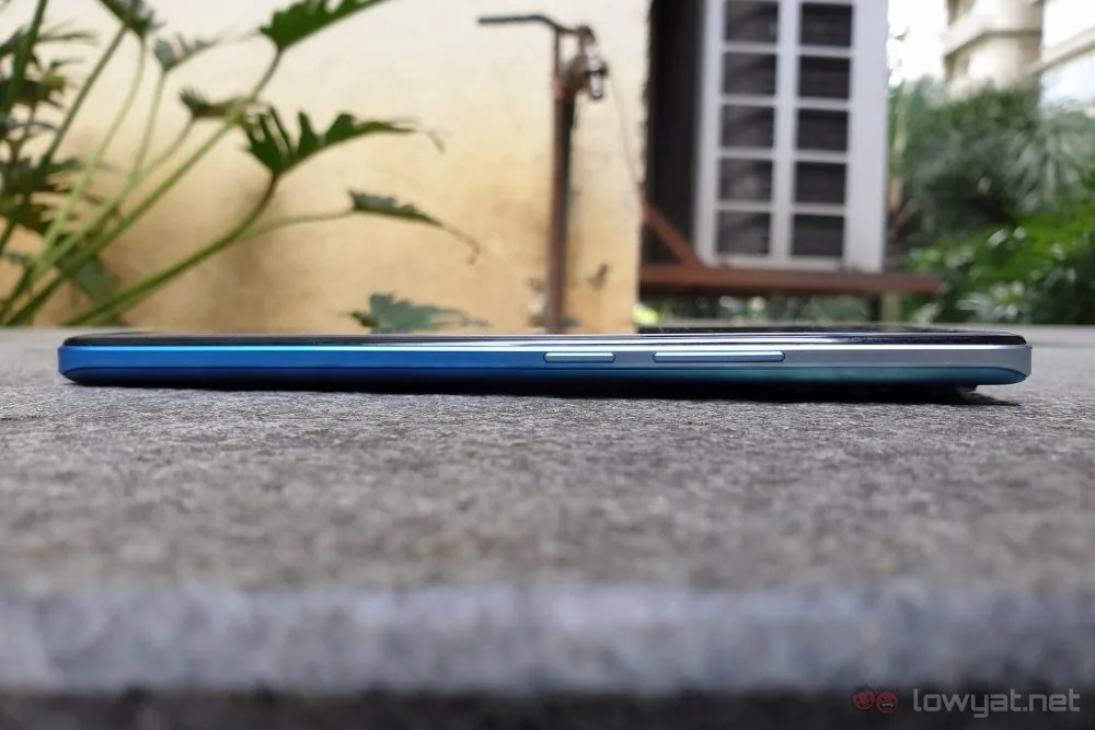 realme 8 Pro right 2