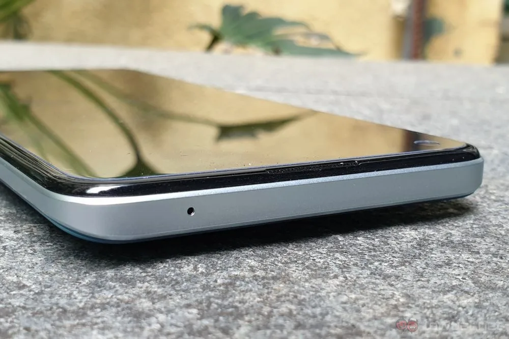 realme 8 Pro top