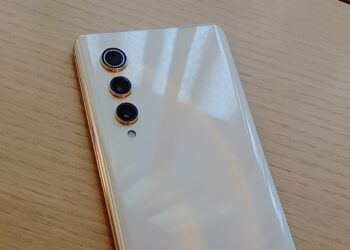 LG Rainbow Rollable Smartphones Sale