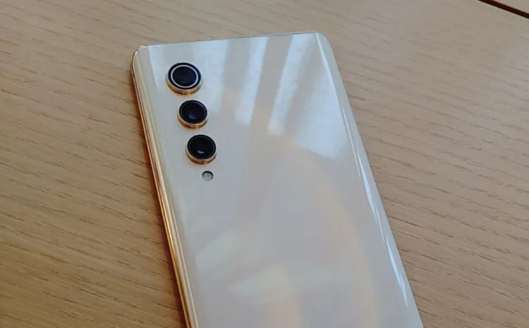 LG Rainbow Rollable Smartphones Sale