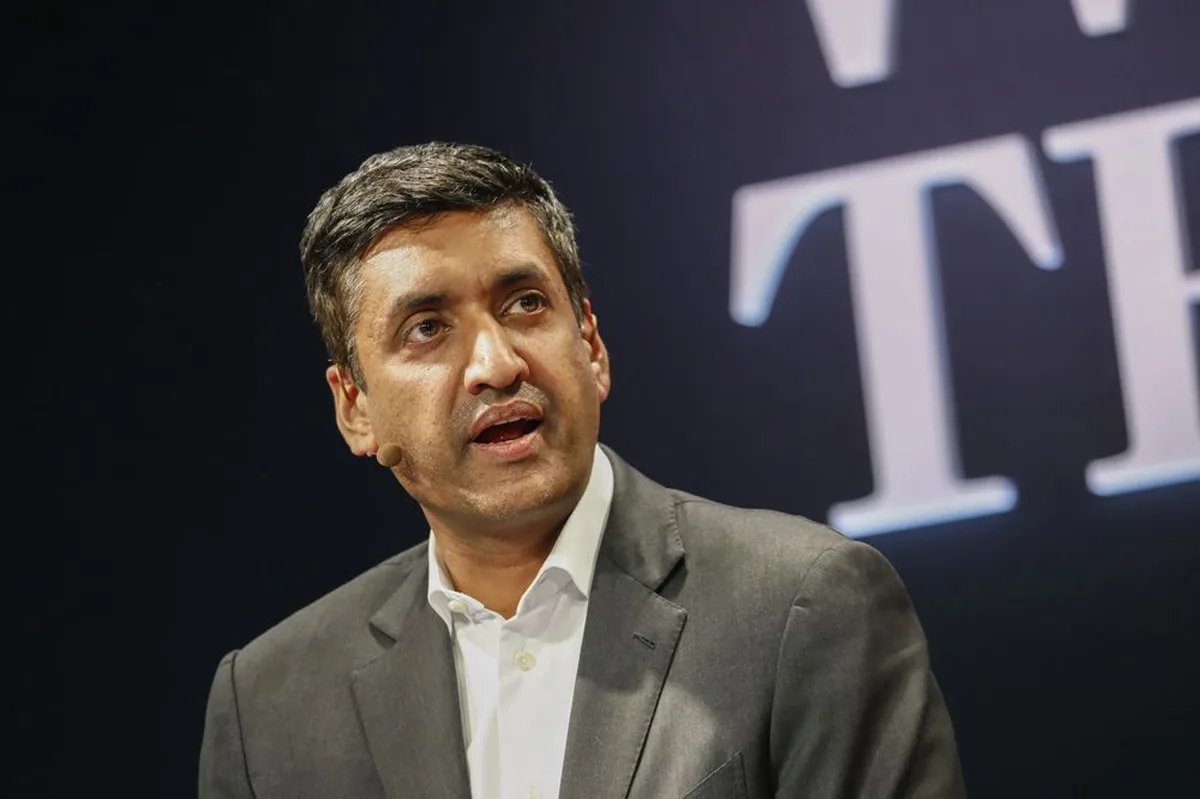 Silicon Valley Democrat Suggest Breaking Up Facebook And Subsidiaries