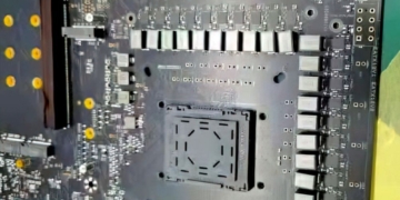 Intel Z690 motherboard 900