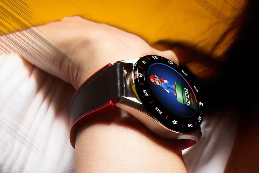 Tag Heuer Connected Super Mario band crop