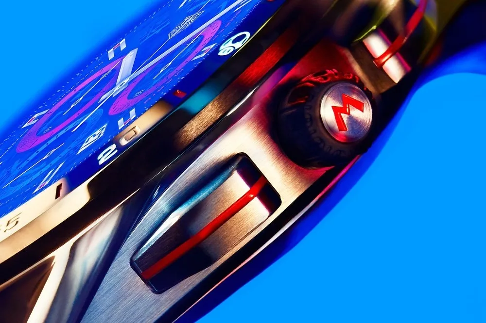Tag Heuer Connected Super Mario crown