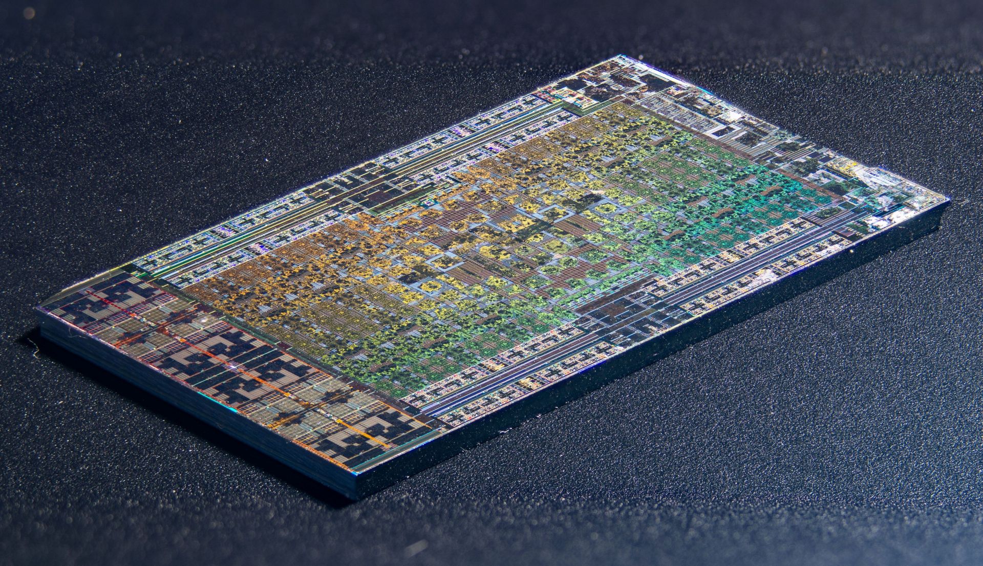 AMD PS5 die close up 2 1920