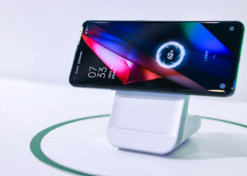 OPPO MagSafe competitor MagVOOC charging technology