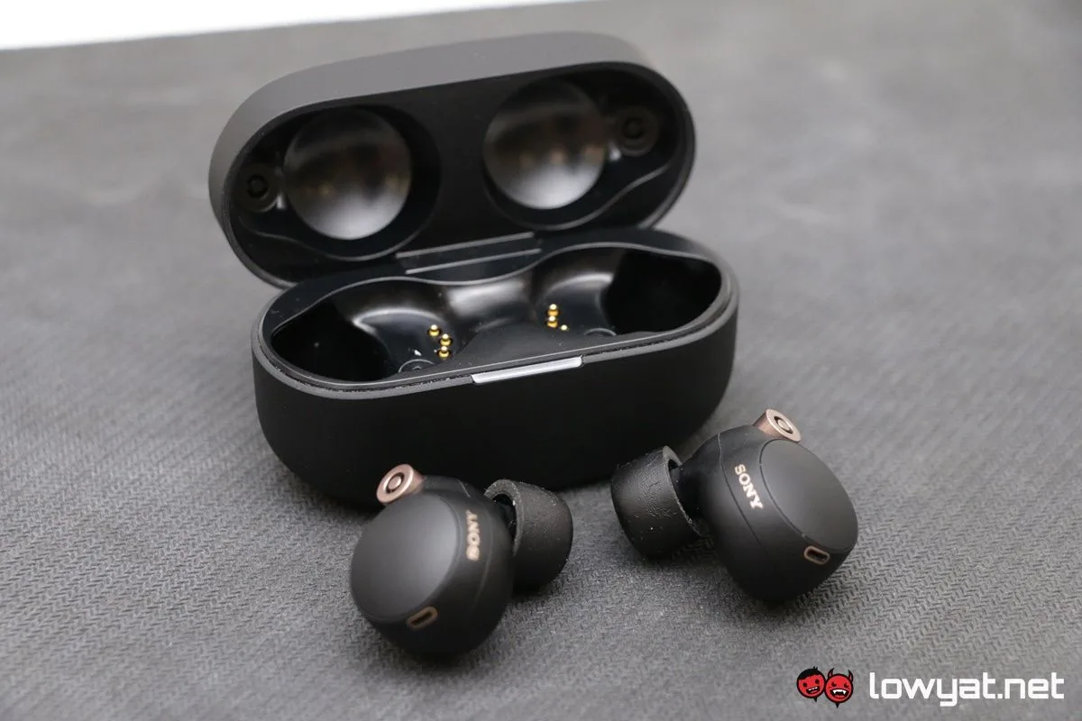 Sony-WF-1000XM4-earbuds