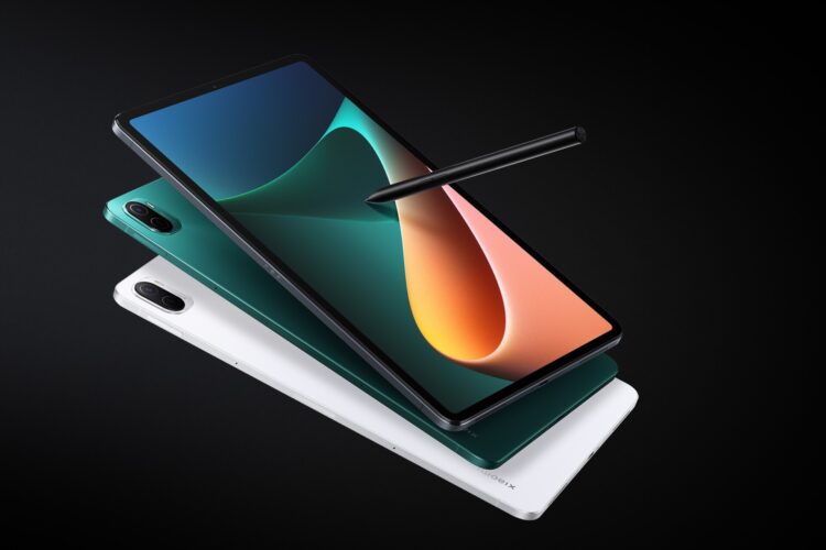 Xiaomi Mi Pad 5 with stylus