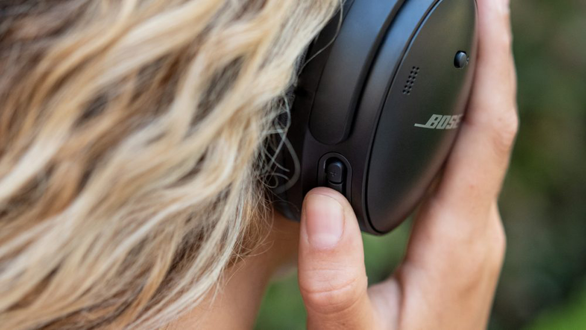 Bose QuietComfort 45 Smart Noise Cancelling Headphones