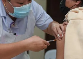 KKM JKJAV COVID VACCINATION SHOT SARAWAK TEEN