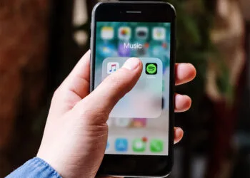 iPhone iOS Spotify overheating issues