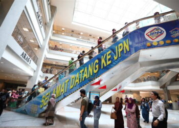 JPN Hamzah Zainudin Birth Certificates Security