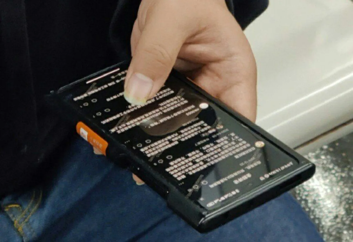 Xiaomi 12 flagship smartphone spotted in the wild design aspect ratio