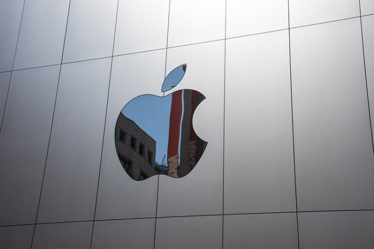Apple store logo california