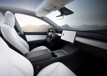 Tesla Cars Without USB Ports