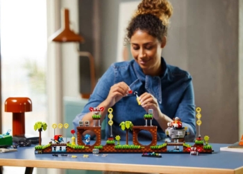 LEGO Ideas Sonic The Hedgehog Green Hill Zone