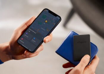 Chipolo card spot wallet tracker apple