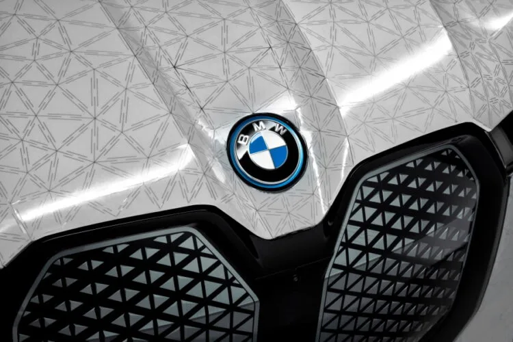 BMW iX Flow