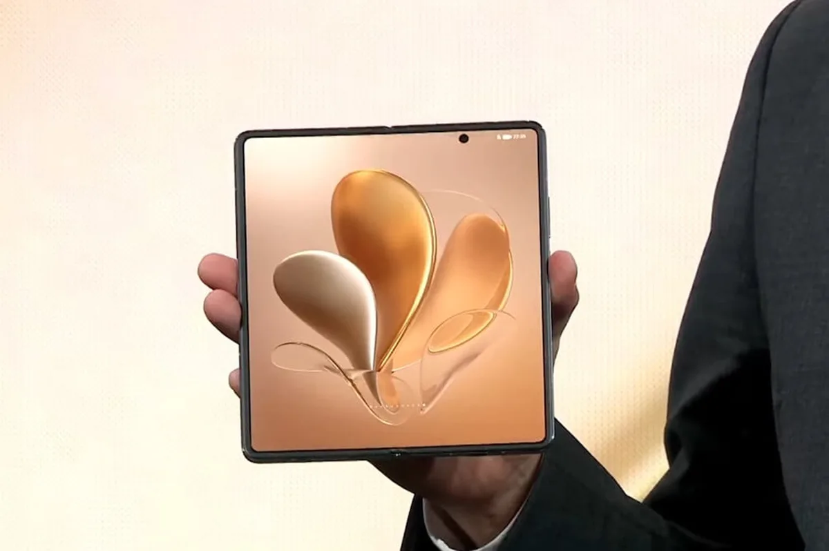 honor magic v foldable phone now official in China