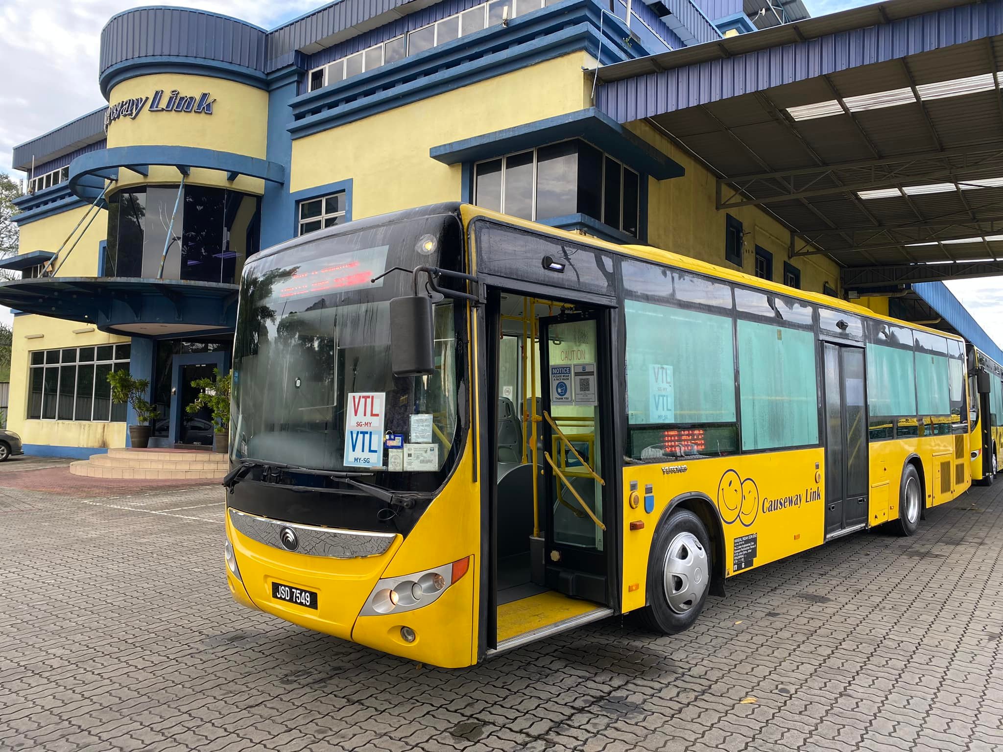 singapore malaysia land vtl bus