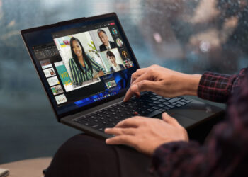 Lenovo ThinkPad X13s Snapdragon Laptop MWC2022