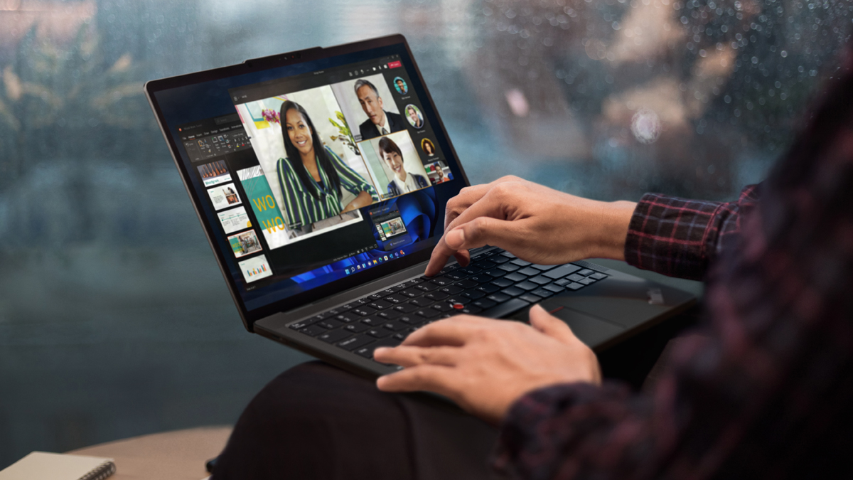 Lenovo ThinkPad X13s Snapdragon Laptop MWC2022