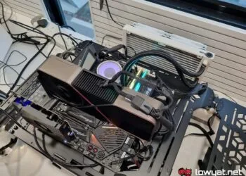 The NVIDIA GeForce RTX 3090 FE in use.