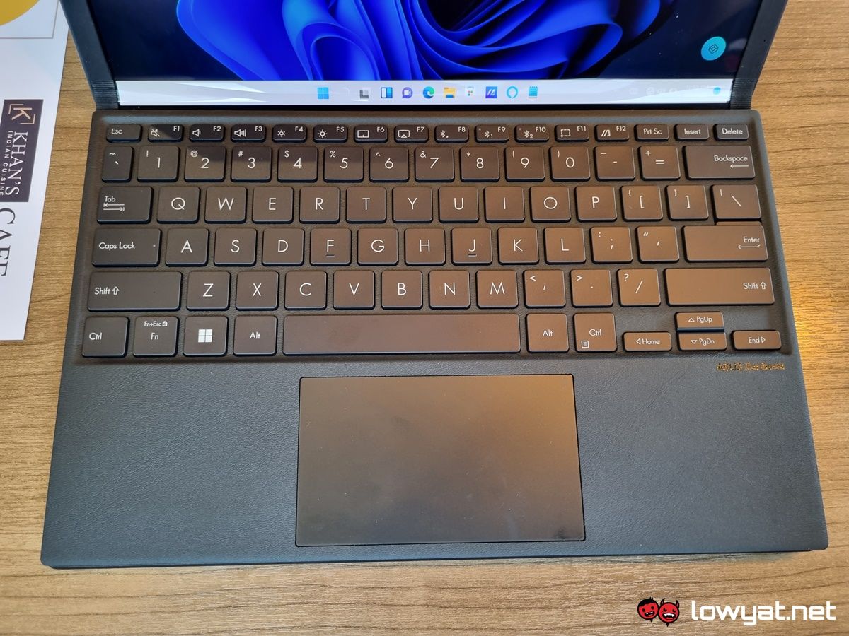 ASUS Zenbook 17 Fold OLED Hands On  Betting Big On The All Screen Concept - 16