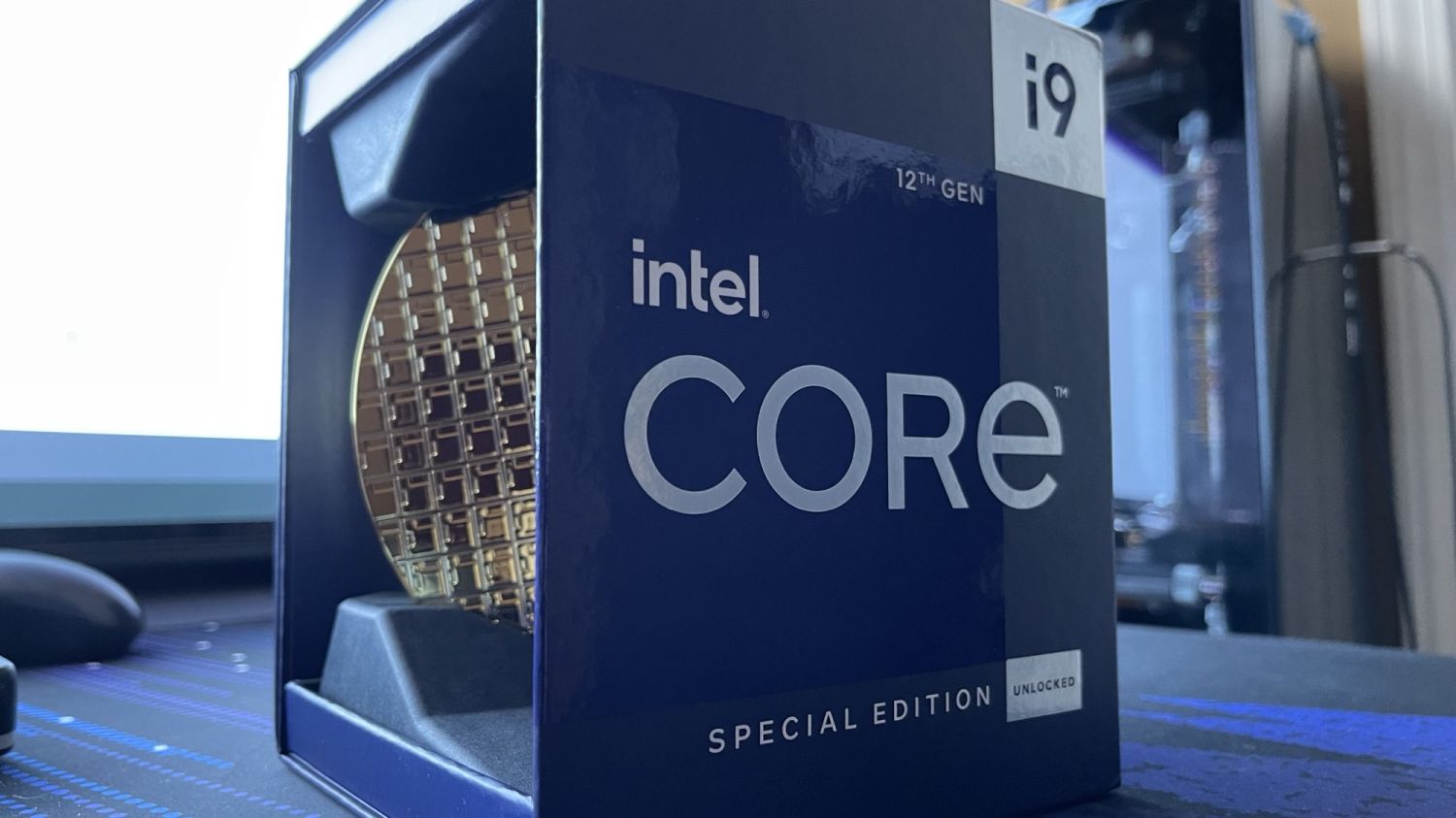 Intel Core i9-13900K Raptor Lake's premium packaging design leaks out 
