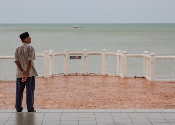 Strait of Melaka from Mosque