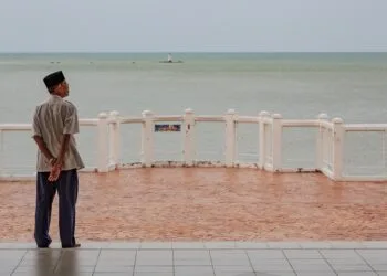 Strait of Melaka from Mosque