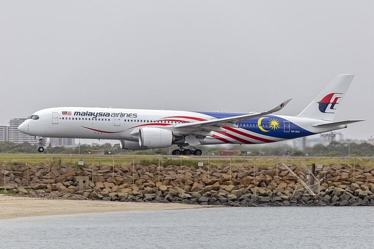 malaysia airlines flight plane australia